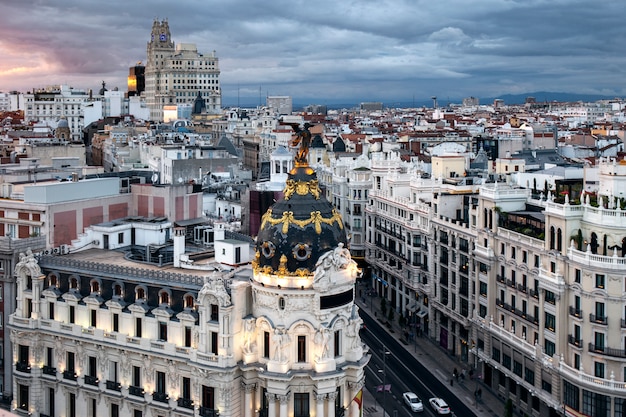 Photo aerial cityscape of madrid at sunset