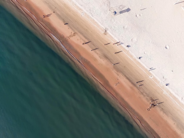 Zona panoramica di vista sul mare marina della spiaggia della linea costiera aerea