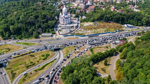 写真 鉄道橋の空中ドローンビュー