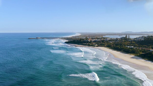 Photo aerial ocean with the beach a beautiful landscape