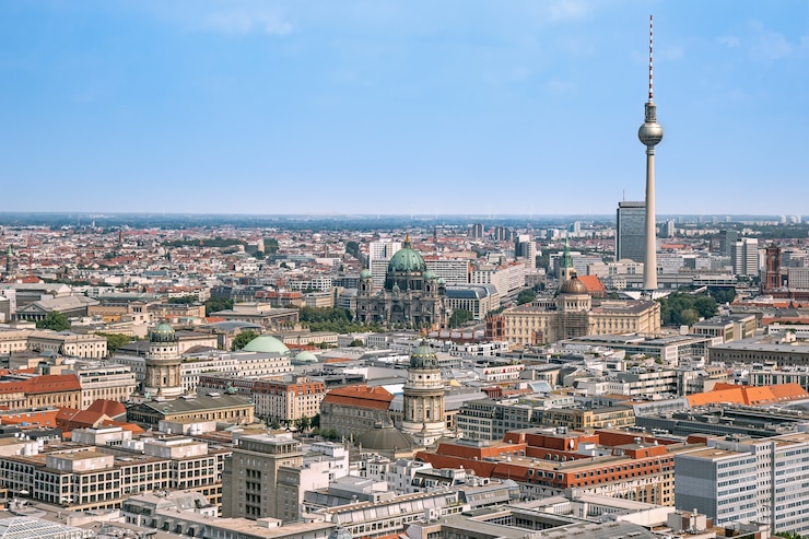 Photo aerial panorama of berlin from air balloon with main tourist attractions in the central neighborhood of berlin in germany
