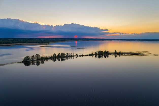 Photo aerial photo of lake snudy in national park braslau lakes, belarus