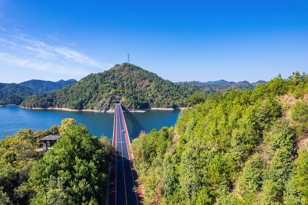 千島湖の美しい自然景観の航空写真