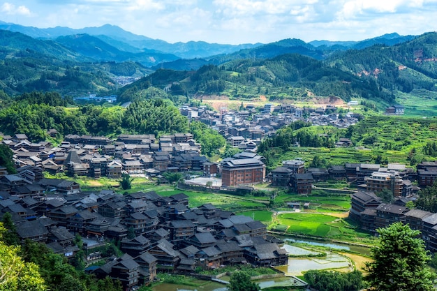 Chengyang Bazhai Sanjiang의 고대 주거지의 항공 사진 파노라마