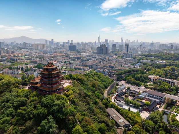 南京の都市建築のスカイラインの航空写真