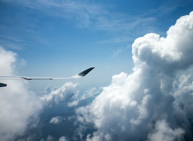 空中空と雲の背景