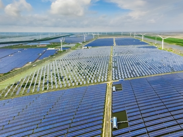 Aerial solar power station