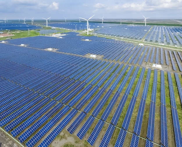 Aerial solar power station