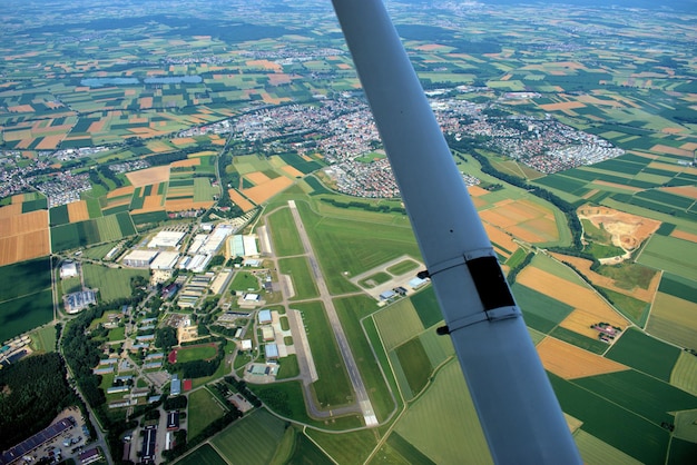 Foto veduta aerea del paesaggio agricolo