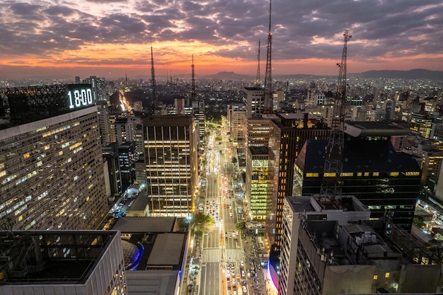 브라질 상파울루 시의 Avenida Paulista Paulista Avenue 및 MASP의 항공 보기