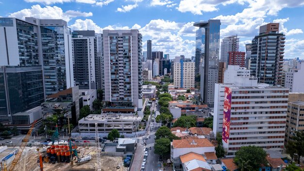 ブラジルのサンパウロのピネイロス地区にあるAvenida Reboucasの空中写真