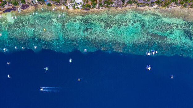 Foto vista aerea della spiaggia