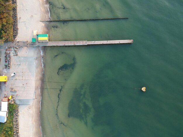 Foto vista aerea della spiaggia