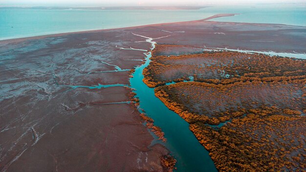 パキスタンのカラチ海岸の美しい風景と海の空中写真