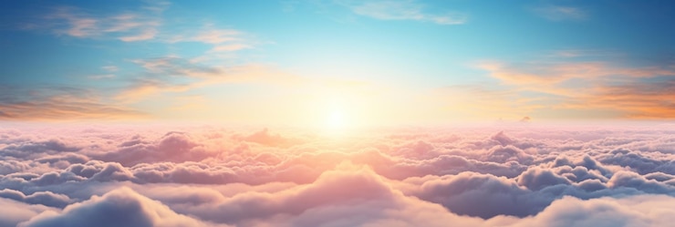 Photo aerial view of beautiful sunrise sky above clouds or fog with dramatic light at dawn