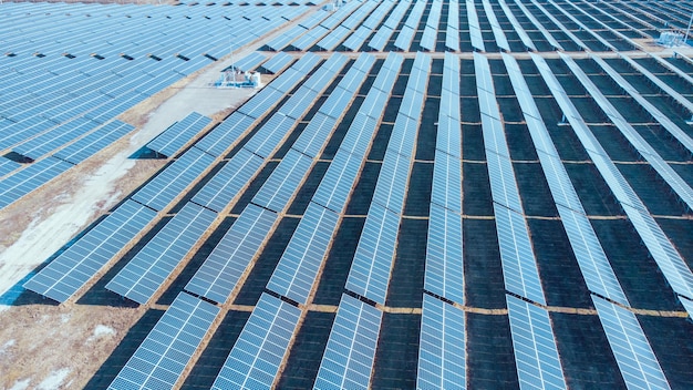 Вид с воздуха Солнечные батареи Blue Solar Farm