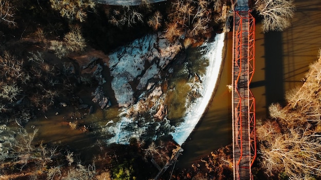 Photo aerial view of bridge over river