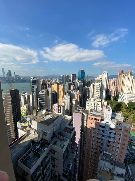 Foto vista aerea degli edifici della città contro il cielo