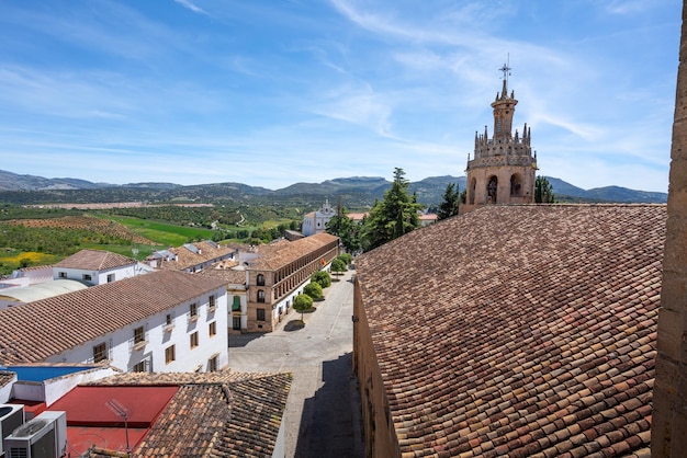 Foto vista aerea della chiesa di santa maria la mayor ronda municipio e della chiesa maria auxiliadora ronda andalusia spagna