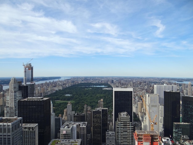 Photo aerial view of city at waterfront