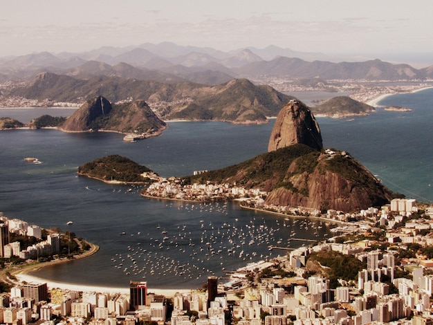 Vista aerea della città sul lungomare