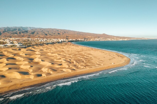 スペイン、カナリア諸島の海岸の航空写真