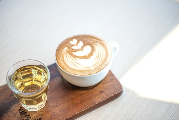 Photo aerial view of a cup latte coffee