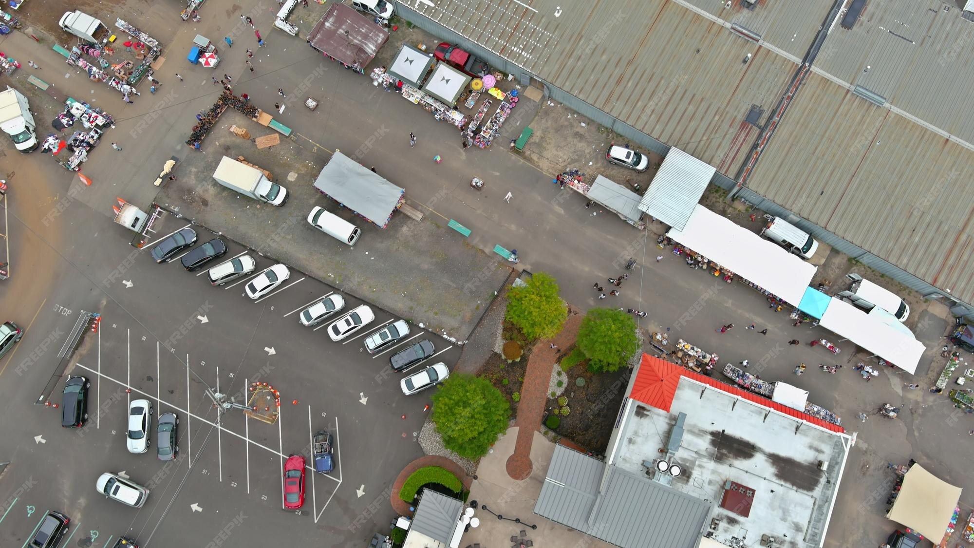 Premium Photo Aerial view a flea market full in englishtown new