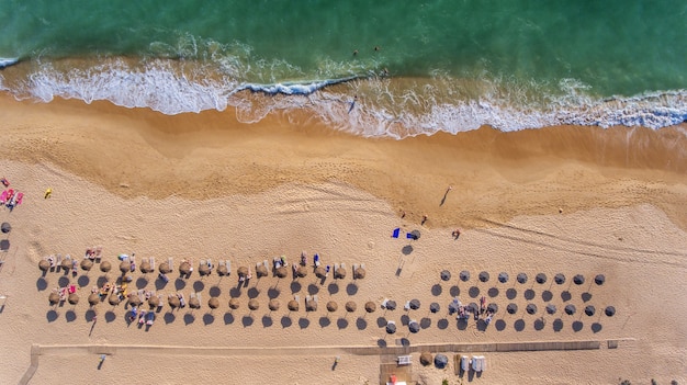 사진 공중선. 하늘에서 algarve, vale de lobo의 포르투갈 해변까지 볼 수 있습니다.