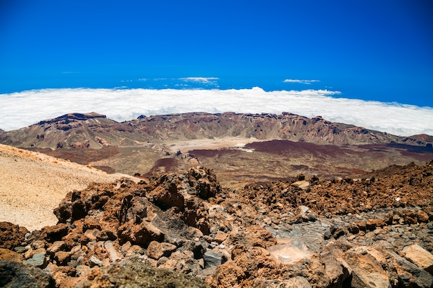 スペイン、テネリフェ島のテイデ火山の頂上からの空撮