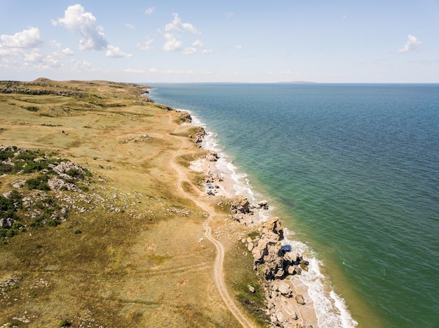 Вид с воздуха на пляжи генералов. Черное море, Крым.