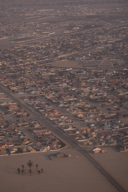 Photo aerial view of houses in a town