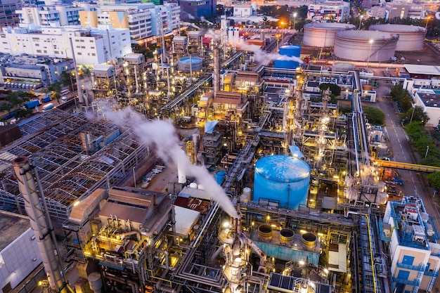 Photo aerial view of illuminated factory