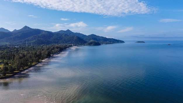 Immagine vista aerea della bellissima ocean view beach