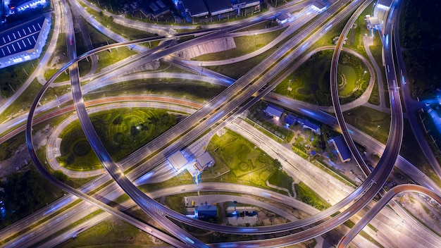 空撮インターチェンジ高速道路