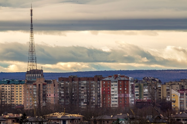 Вид с воздуха города Ивано-Франковск, Украина с высокими зданиями.