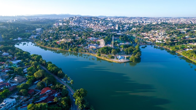 Minas Gerais Belo Horizonte의 Lagoa da Pampulha의 항공 보기