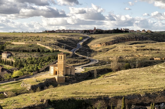 Foto veduta aerea del paesaggio contro un cielo nuvoloso