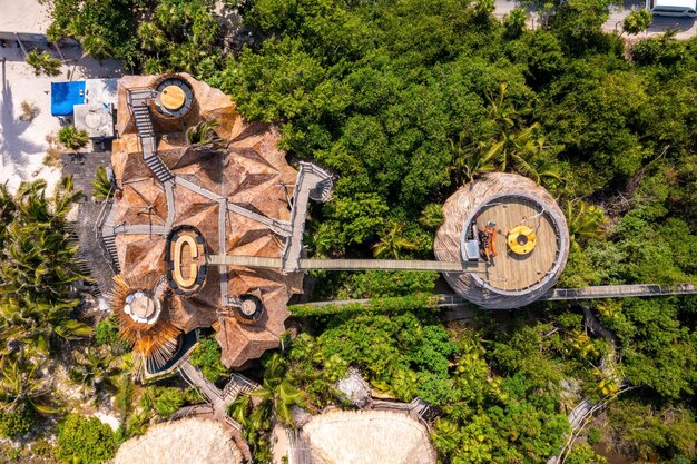 Photo aerial view of the luxury hotel azulik in tulum