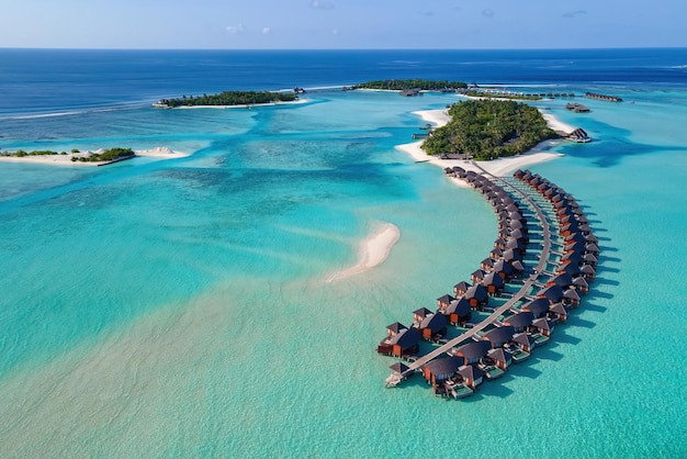 Veduta aerea dell'isola dell'atollo delle maldive paesaggi aerei tropicali delle spiagge della laguna paradisiaca delle maldive