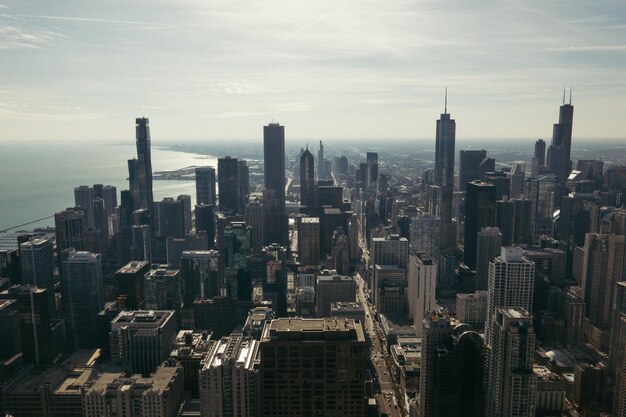 Foto vista aerea di edifici moderni in città contro il cielo
