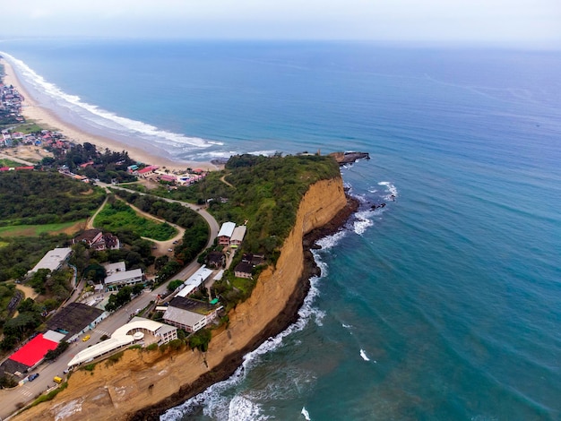 Photo aerial view of montanita beach in ecuador