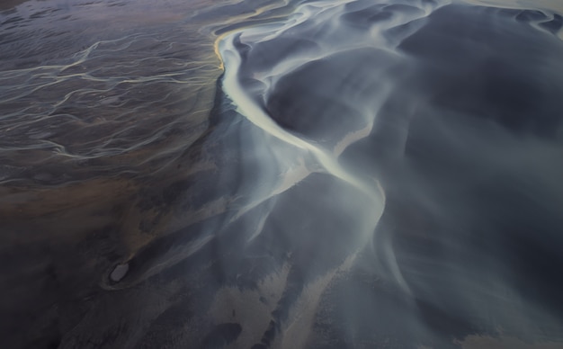 写真 アイスランドの氷河川の空撮