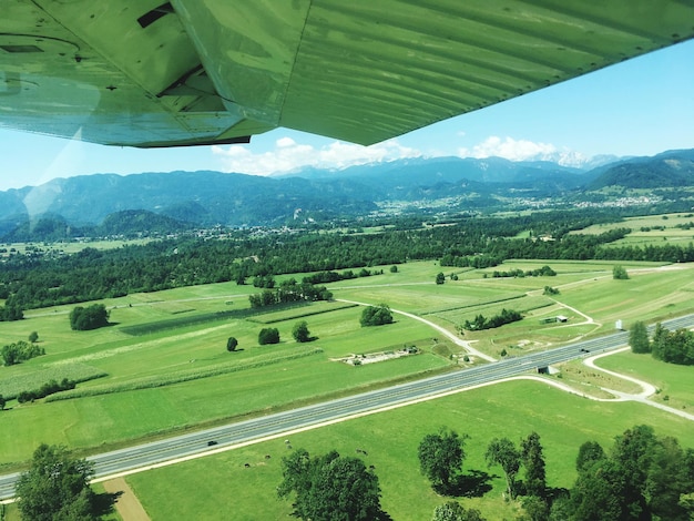 写真 空から眺める風景と空