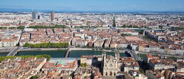 ノートルダム・ド・フルヴィエール、フランスの頂上からのリヨンの空撮