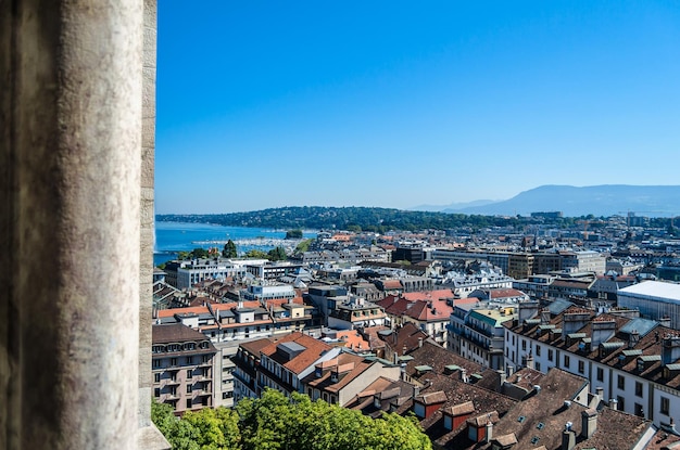 Взгляд с воздуха на старый город Женевы, Швейцария