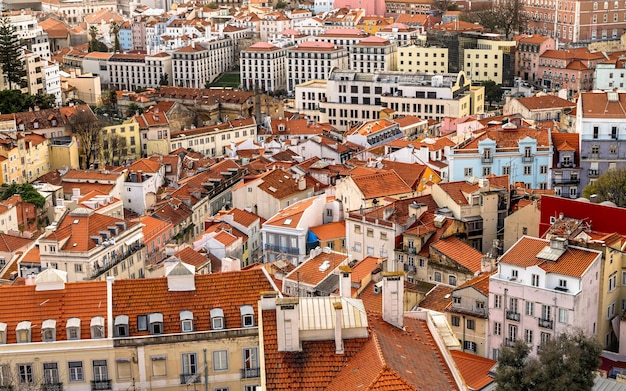 リスボンポルトガルの旧市街の空撮