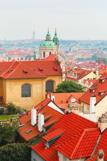 プラハチェコ共和国の旧市街の空撮