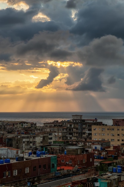 Вид с воздуха на жилой район в столице Кубы Гаване