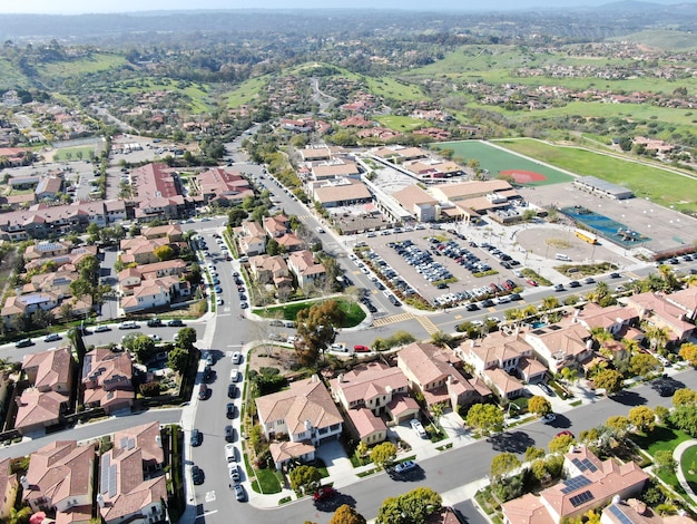 住宅分譲住宅南カリフォルニアの空撮。都市の広がり